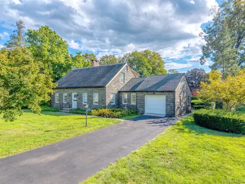12 Zandhoek Rd, Hurley, NY 12443