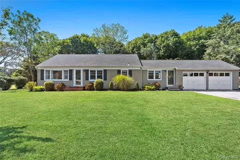 600 Parkway, Southold, NY 11971