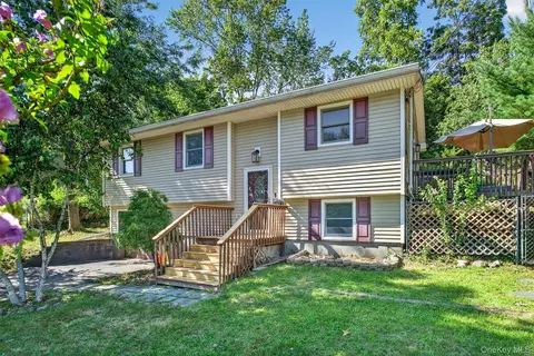 20 St Georges Ave, Monroe, NY 10950