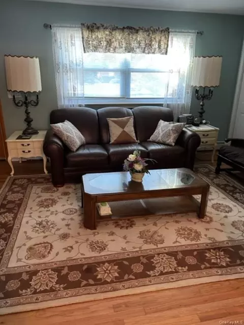 148 Meyer Oval, Orangetown, NY 10965