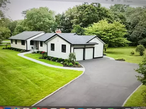 19 Michaels Ln, Glen Head, NY 11545