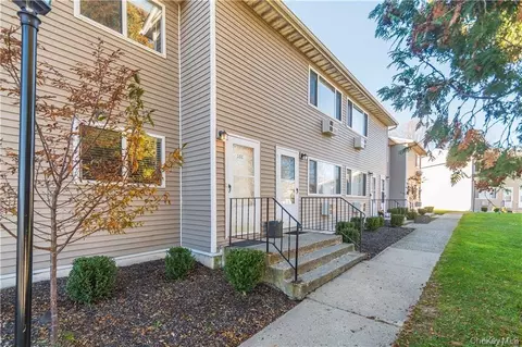 10 Fishkill Glen Dr #C, Fishkill, NY 12524