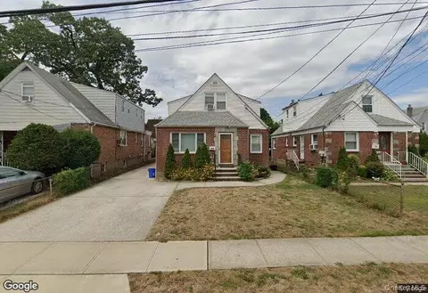82 Bucknell Rd, Valley Stream, NY 11580