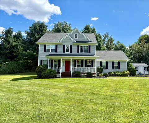11 Reynolds Rd, Beekman, NY 12570