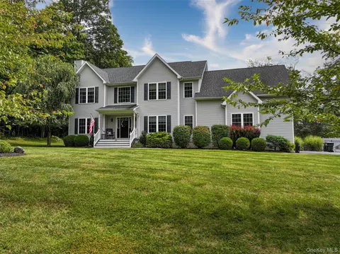 6 Royal Vista Dr, Goshen, NY 10924