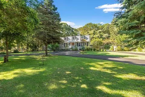 18 Glade Rd, East Hampton, NY 11937