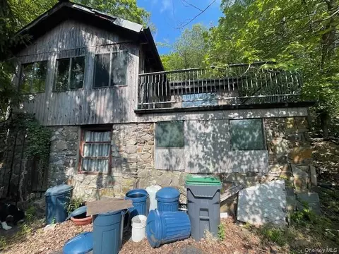 75 Deer Trl N, Greenwood Lake, NY 10925