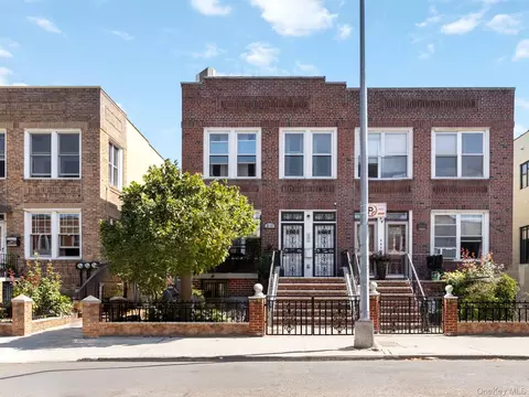 22-51 36 St, Astoria, NY 11105