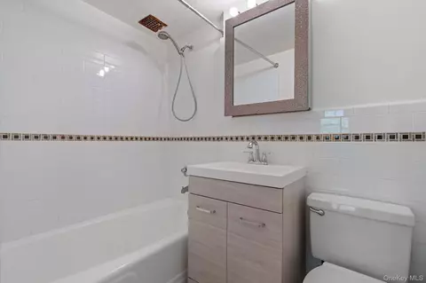Bath - 61-15 97th St #2D, New York, NY 11375 photo 1 of 1