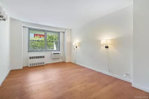Living - 61-15 97th St #2D, New York, NY 11375 photo 2 of 4