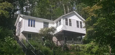 33 Rocky Trl, Mamakating, NY 12790