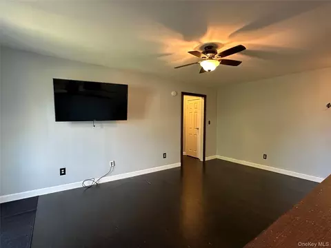 Living - 151 Fairharbor Dr #151, Patchogue, NY 11772 photo 4 of 4