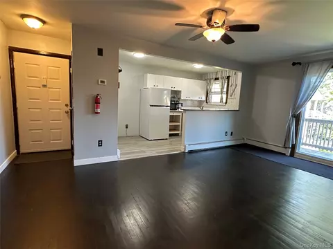 Living - 151 Fairharbor Dr #151, Patchogue, NY 11772 photo 1 of 4