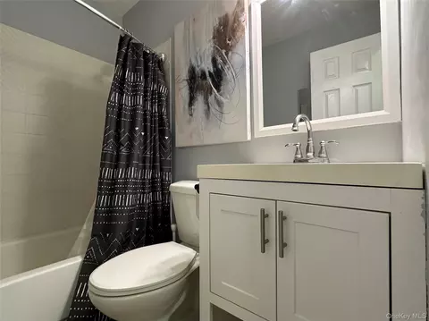Bath - 151 Fairharbor Dr #151, Patchogue, NY 11772 photo 3 of 3