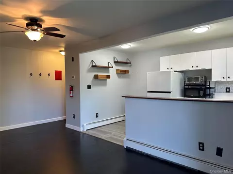 Living - 151 Fairharbor Dr #151, Patchogue, NY 11772 photo 2 of 4