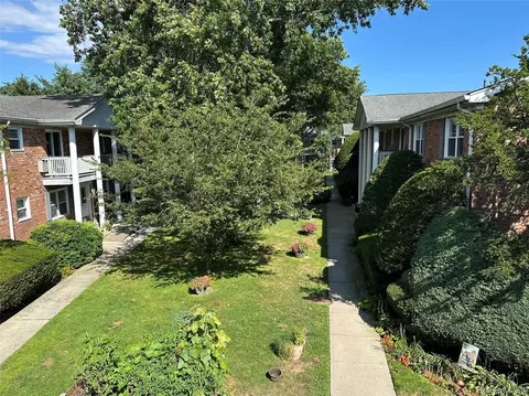 Exterior - 151 Fairharbor Dr #151, Patchogue, NY 11772 photo 3 of 6
