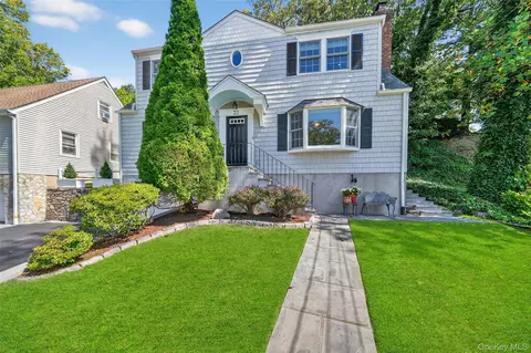 32 Custis Ave, White Plains, NY 10603