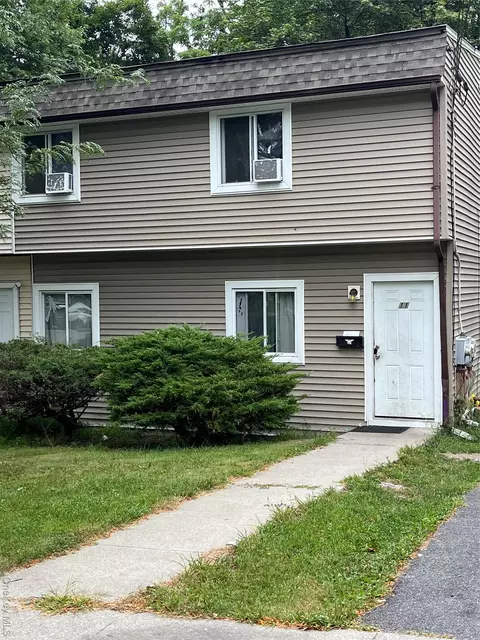 11 Howard St, Poughkeepsie, NY 12601