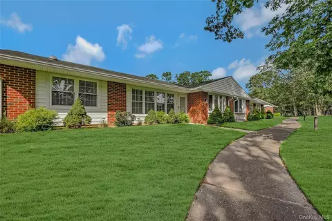 98 A Eastbourne, Ridge, NY 11961