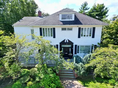 19 Margaret Ave, Lawrence, NY 11559