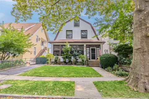 4215 204th St, New York, NY 11361