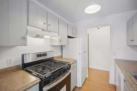 Kitchen - 201 Commons Way UNIT E, Fishkill, NY 12524 photo 4 of 4