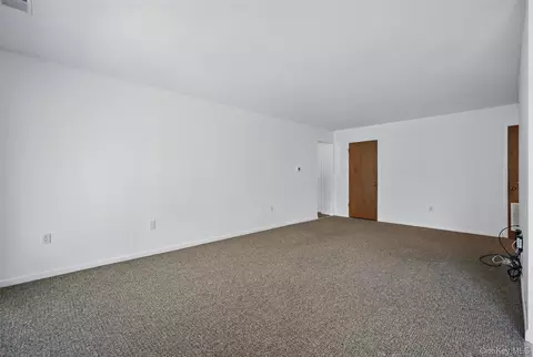 Living - 201 Commons Way UNIT E, Fishkill, NY 12524 photo 3 of 6