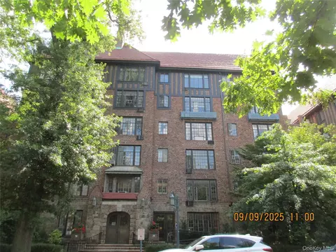 20 Continental Ave #6L, New York, NY 11375