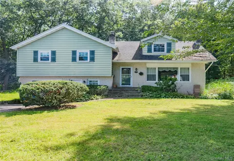 513 Roberts Ct, Hurley, NY 12443