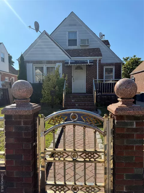 165 Heathcote Rd, Elmont, NY 11003