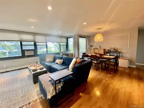 Living - 724 166th St #5D, Whitestone, NY 11357 photo 2 of 4