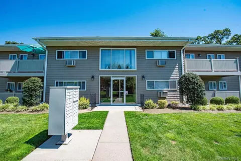 365 Route 111 #A4, Smithtown, NY 11787