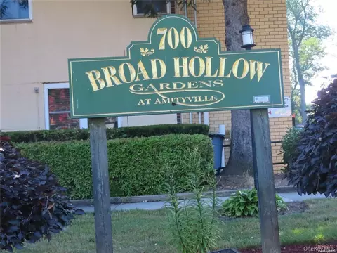 700 Broadway #22, Amityville, NY 11701
