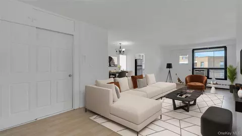 61-25 98th St #17D, Rego Park, NY 11374