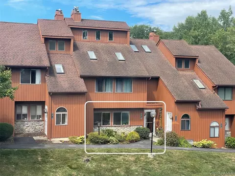 172 Swan Ln, Poughkeepsie, NY 12603