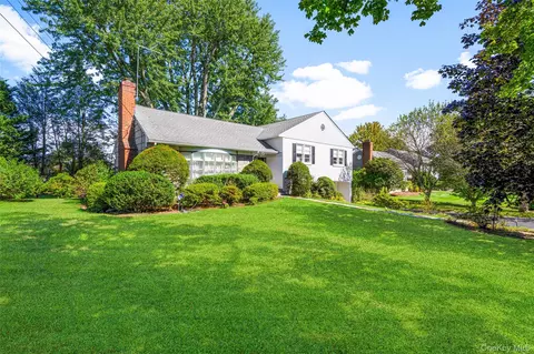 28 Durham Rd, White Plains, NY 10605