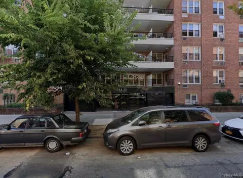 14430 Roosevelt Ave #104, Flushing, NY 11354