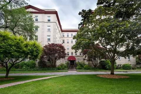 4 Park Ln #1C, Mount Vernon, NY 10552