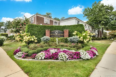 224-17 Hillside Ave #UPPER, New York, NY 11427