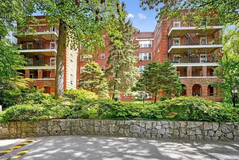 1360 Midland Ave #4F, Yonkers, NY 10708