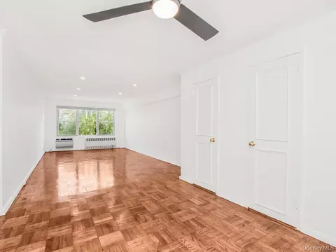 10 Old Mamaroneck Rd #4D, White Plains, NY 10605
