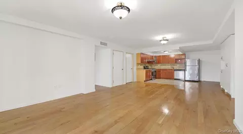 140-75 Ash Ave #4B, New York, NY 11355