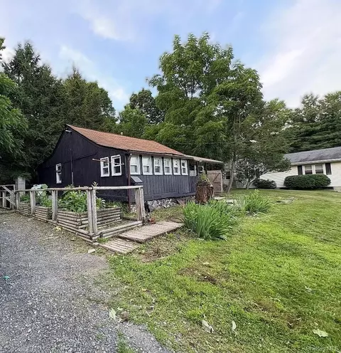 27 Interlochen Pkwy, Monroe, NY 10950