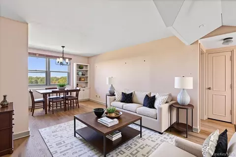 8409 155th Ave #5A, New York, NY 11414