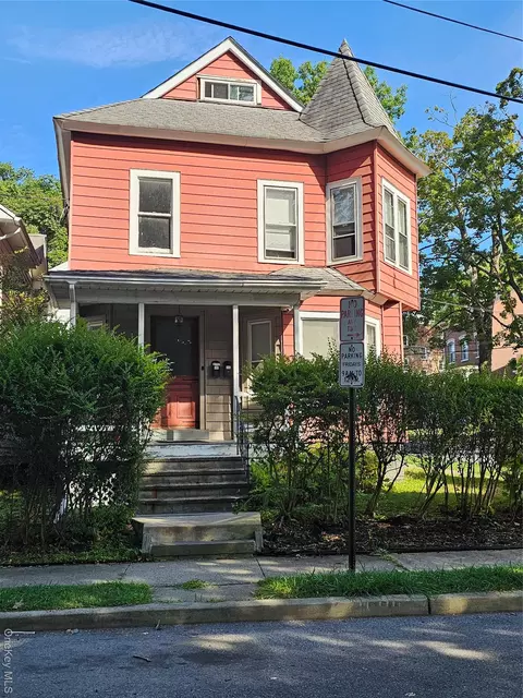 25 Carroll St #25, Poughkeepsie, NY 12601