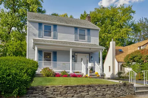 34 Hillview Ave, North Hempstead, NY 11050