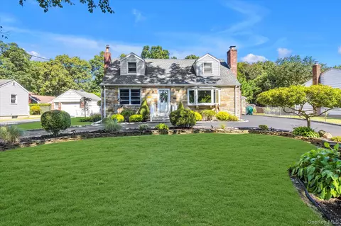 456 2nd Ave W, East Northport, NY 11731