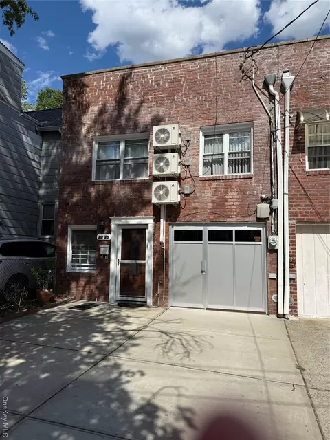 9425 96th St, New York, NY 11416