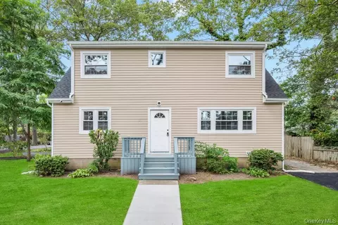 123 Patchogue Ave, Mastic, NY 11950