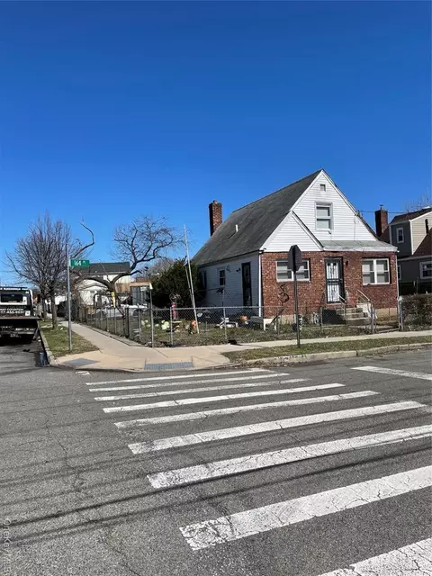 11003 164th Pl, New York, NY 11433